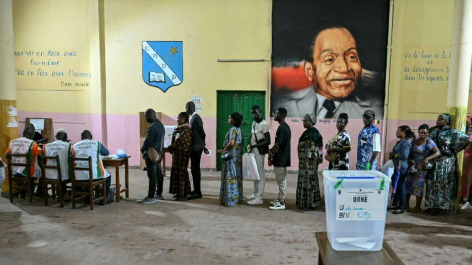 Les Ivoiriens ont vot&eacute; aux l&eacute;gislatives, faible participation