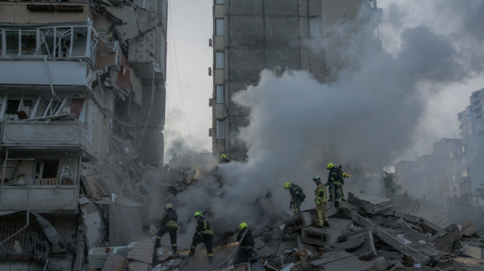 Heavy Russian strikes on Kyiv kill one, wound 31