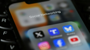 M&eacute;dicos brit&acirc;nicos comparam perigos das redes sociais aos do tabagismo