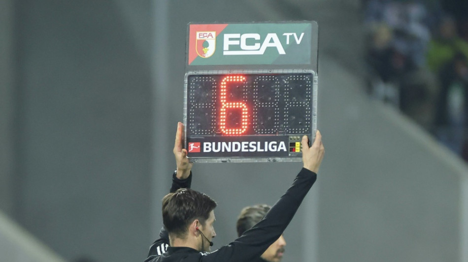 Nachspielzeit wird in Stadien k&uuml;nftig angezeigt