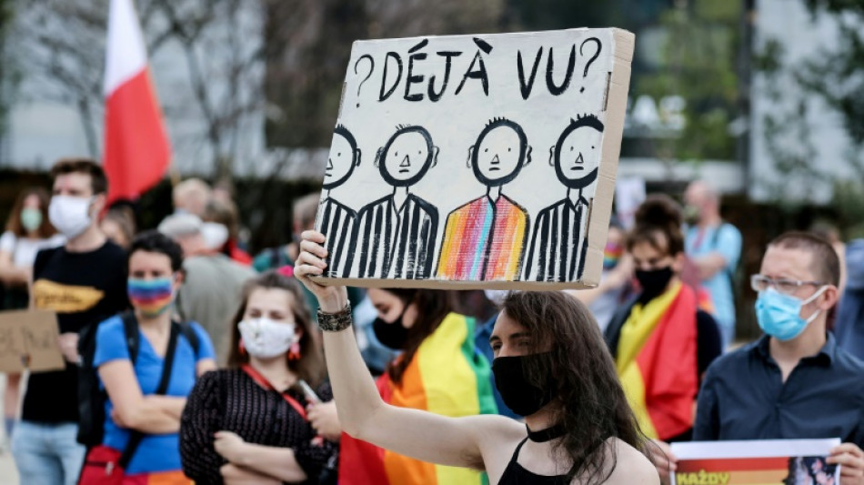 Gutachten: Vertrag mit Selbstst&auml;ndigen darf nicht von sexueller Orientierung abh&auml;ngen