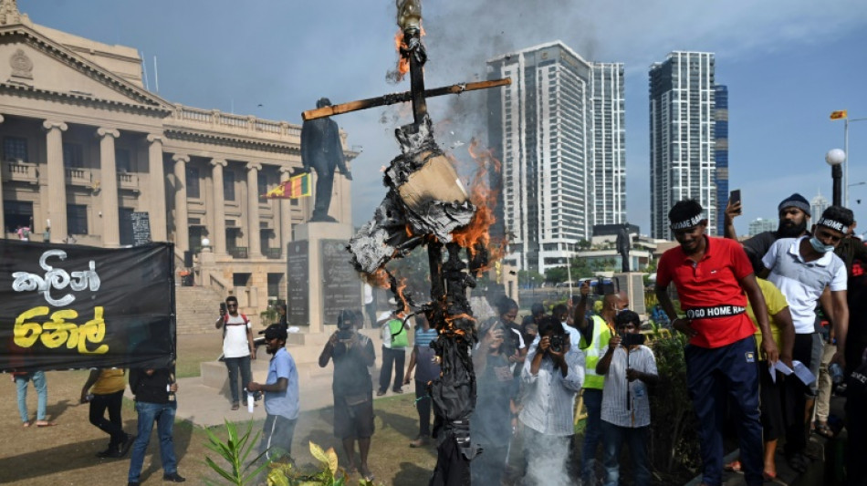 Sri Lanka: trois candidats en lice pour la pr&eacute;sidentielle, dont l'un dans le collimateur des manifestants 
