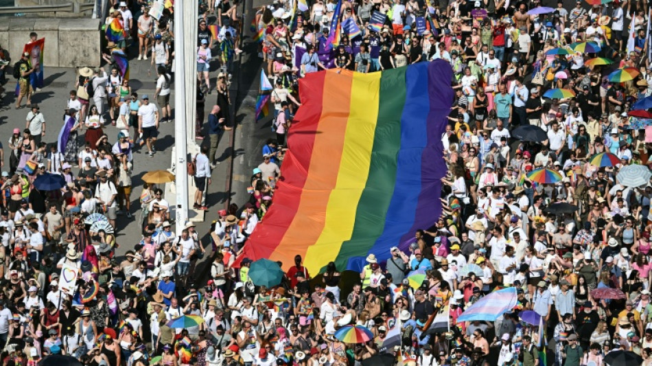 Hongrie : la majorit&eacute; pro-UE supprime des lois anti-LGBT+ d'Orban