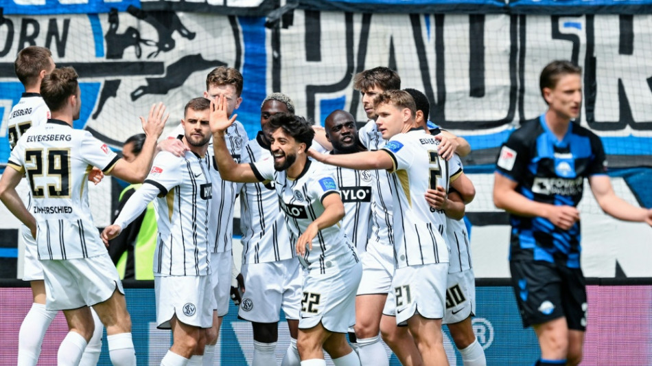 Elversberg &uuml;berrollt Paderborn - und macht Schalke zum Meister