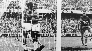 Uniforme usado por Pel&eacute; na final da Copa de 1958 ser&aacute; leiloado em Nova York