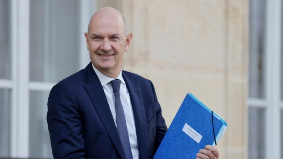 "Modifier la r&eacute;forme des retraites" co&ucirc;tera "des centaines de millions en 2026 et des milliards en 2027", selon Roland Lescure