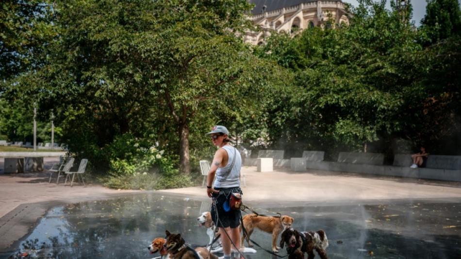 Onda de calor avan&ccedil;a na Europa