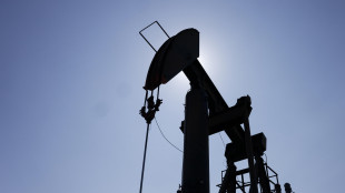 Il petrolio in caduta libera, Brent scende sotto i 100 dollari