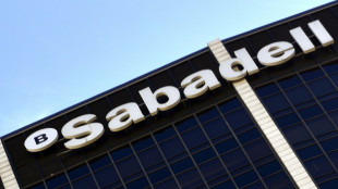 El gobierno espa&ntilde;ol amenaza con bloquear la OPA hostil del BBVA sobre el Sabadell