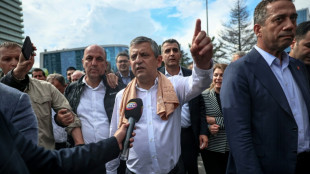 T&uuml;rkische Polizei st&uuml;rmt Sitz von Oppositionsparei CHP 