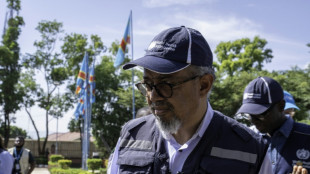 Diretor-geral da OMS elogia esfor&ccedil;os de Uganda contra o ebola
