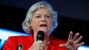 Royaume-Uni: la police antiterroriste enqu&ecirc;te sur le meurtre d'une figure de la droite conservatrice