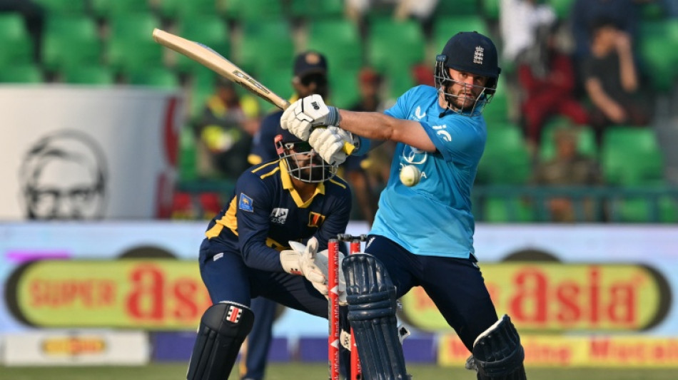 Duckett's best lifts England to 386-5 in Sri Lanka dead rubber