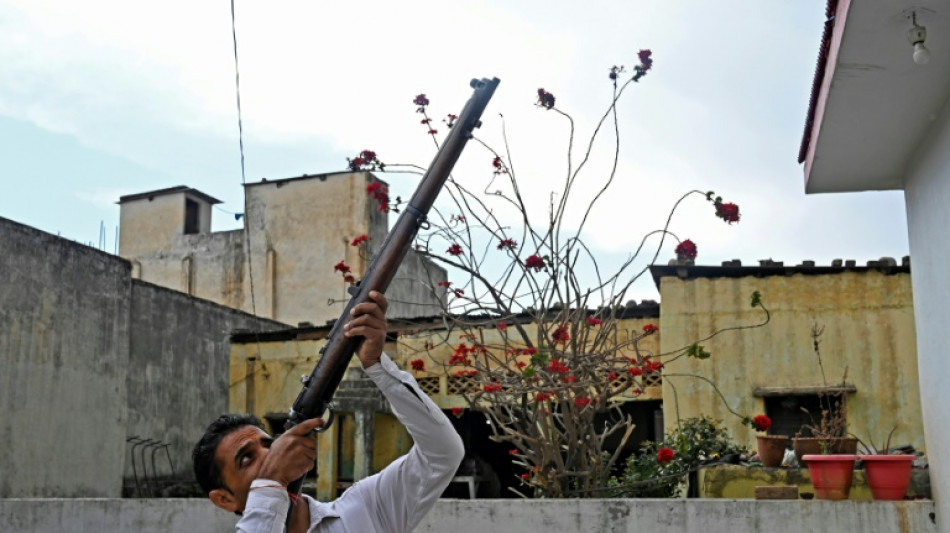 India crea milicias armadas en pueblos hind&uacute;es de Cachemira