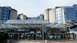 Autoridades encontram vídeo de suposto estupro cometido por policiais em tribunal francês