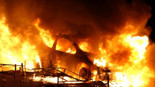 Tens&atilde;o e temor de surto social na Fran&ccedil;a ap&oacute;s morte de jovem baleado por policial