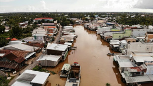 Los vietnamitas, desamparados ante la erosi&oacute;n de la arena en el Mekong