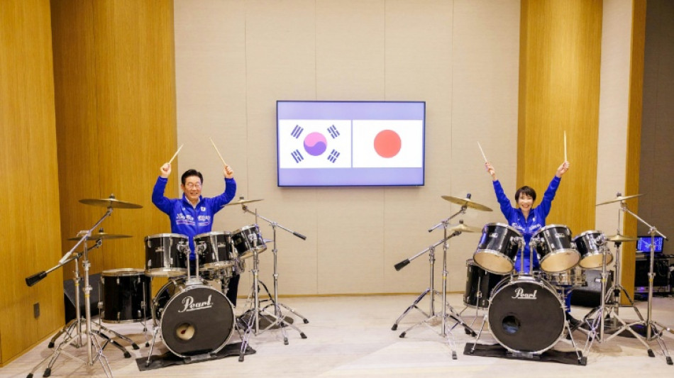Les dirigeants japonaise et sud-cor&eacute;en se mettent au diapason en jouant de la K-pop