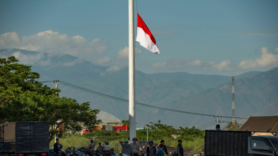 Diez muertos y 21 heridos en el incendio de un barco petrolero en Indonesia