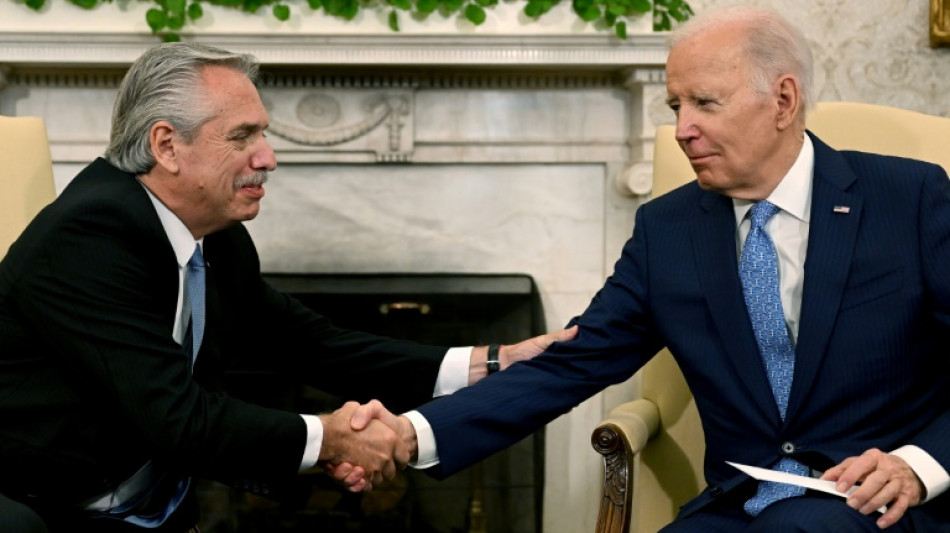 Alberto Fern&aacute;ndez vuelve a Argentina con el apoyo de Biden frente a la crisis