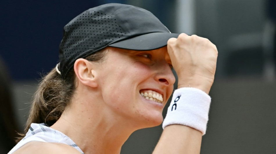 Revived Swiatek cruises past Pegula and into Italian Open semis