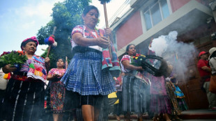 Incienso y danzas, pueblos ind&iacute;genas encienden esperanza de cambios en Guatemala