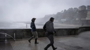Temp&ecirc;te Austen : 288.600 foyers sans &eacute;lectricit&eacute;, 23 d&eacute;partements en vigilance orange