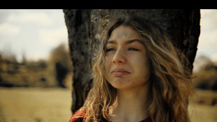Tutti gi&ugrave; per terra, corto di Puccioni da storia vera di abusi