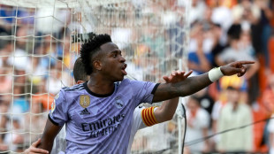 Tres hinchas del Valencia condenados a 8 meses de c&aacute;rcel por insultos racistas contra Vinicius