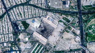 Teilnehmer des Trauerzugs f&uuml;r Chamenei in Teheran fordern "den Kopf von Trump"