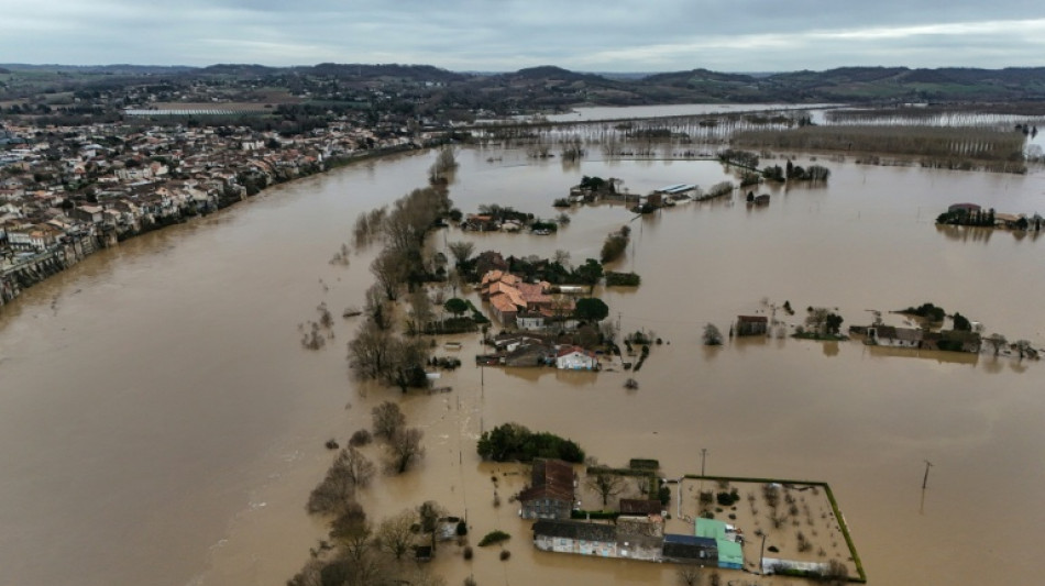 Crue record et "g&eacute;n&eacute;ralis&eacute;e" en France, des villages "totalement isol&eacute;s" sur la Garonne