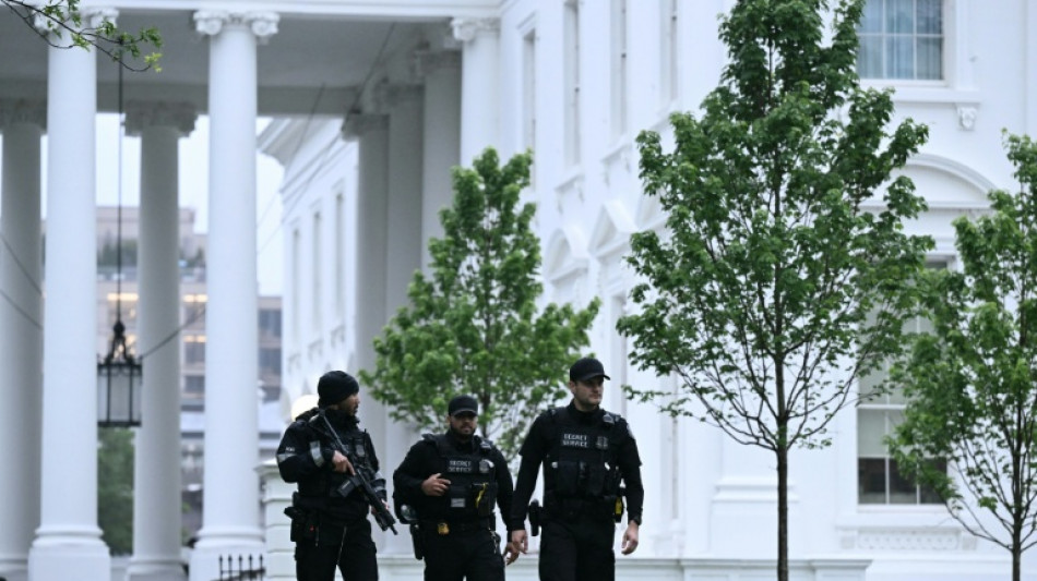 Sch&uuml;sse in der N&auml;he des Wei&szlig;en Hauses: Sch&uuml;tze erschossen und Trump in Sicherheit