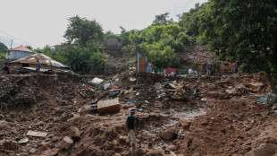 Afrique du Sud : les rescap&eacute;s d'un township livr&eacute;s &agrave; eux-m&ecirc;mes