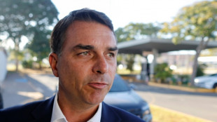 Fl&aacute;vio Bolsonaro pede a Donald Trump que declare CV e PCC como organiza&ccedil;&otilde;es terroristas