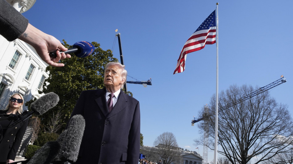 Trump, 'pare che la notizia della morte di Khamenei sia corretta'