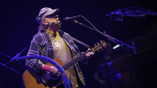 Neil Young fa causa allo staff di Trump per aver suonato 'Rockin' in the Free World'