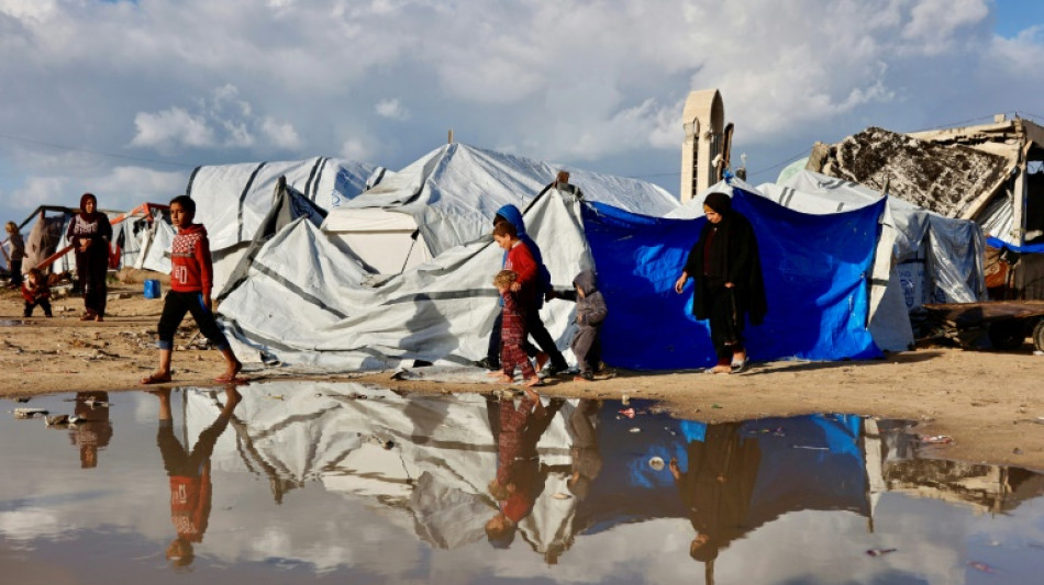 Los desplazados de Gaza "tiemblan de fr&iacute;o y miedo" con las lluvias
