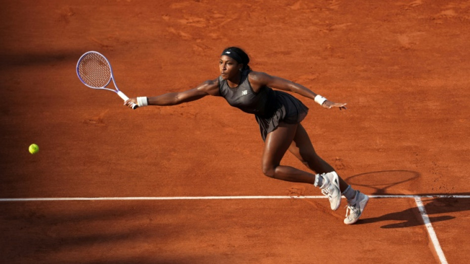 Defending champion Gauff reaches French Open third round