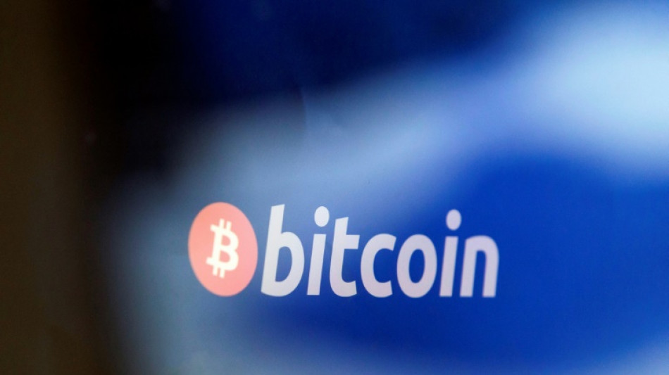 El bitc&oacute;in supera los 60.000 d&oacute;lares y se acerca a su r&eacute;cord