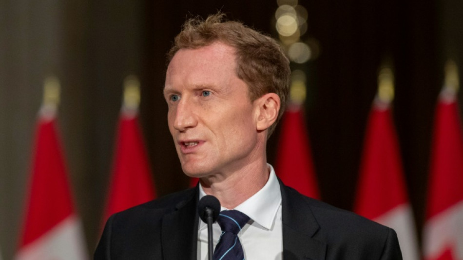 Canad&aacute; reimpondr&aacute; visas a M&eacute;xico, que estudia aplicar "reciprocidad"