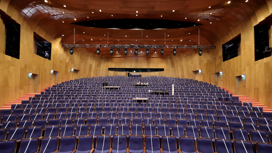 In Italia si &egrave; passati da 2700 a 1000 sale cinematografiche