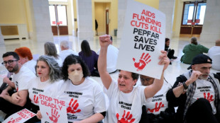 ONU teme repique da aids com queda de financiamento no combate ao HIV
