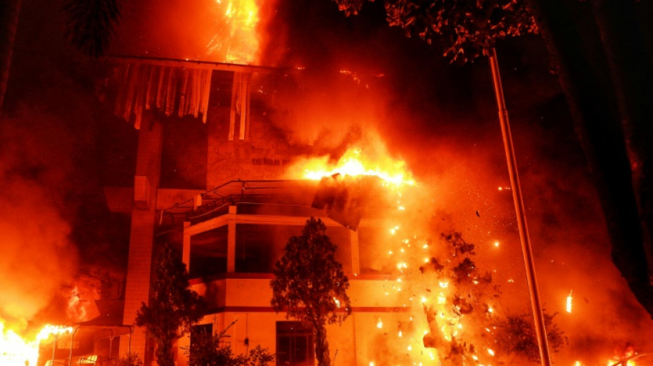 Tres muertos y TikTok suspendido en Indonesia tras protestas por brutalidad policial