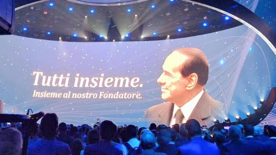 P.S Berlusconi, 'Silvio mio padre &egrave; Amore'
