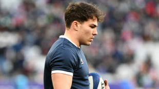 XV de France: entra&icirc;nement &eacute;court&eacute; pour Dupont