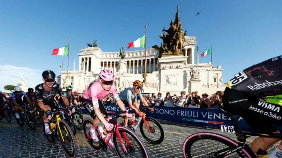 Vingegaard wins Giro d'Italia to complete Grand Tour set