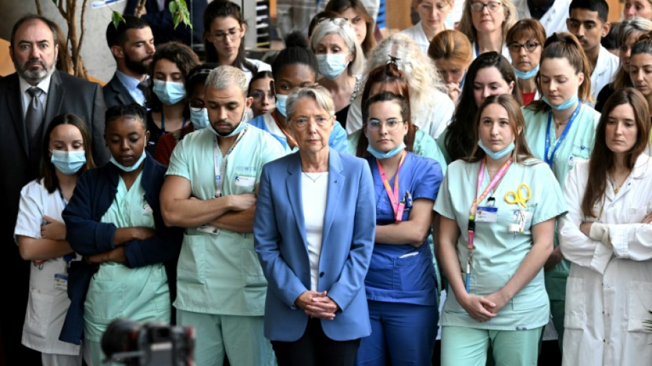 Minute de silence dans les h&ocirc;pitaux apr&egrave;s le meurtre d'une infirmi&egrave;re