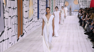 Dior viaja a Oriente para la primera jornada de alta costura en Par&iacute;s