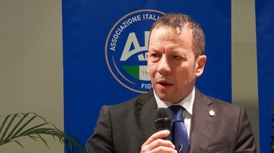 Massini 'mai contrari al professionismo arbitrale, ma con l'Aia'