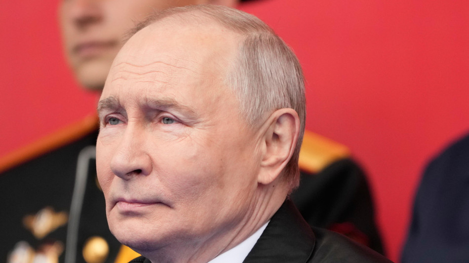 Putin, 'pronti a negoziare con la Ue, preferirei Schroeder'